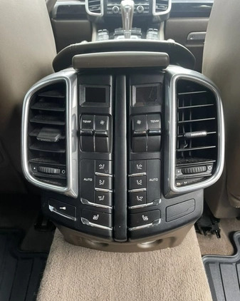 Porsche Cayenne cena 95000 przebieg: 311000, rok produkcji 2010 z Warszawa małe 106